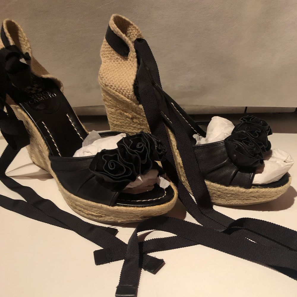 NWT in box Gorgeous Vince Camuto black leather flower lace up espadrilles ( 8M)
